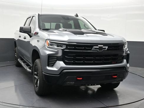 Used 2024 Chevrolet Silverado 1500 LT Trail Boss w/ Convenience Package II AWD/4WD image 8