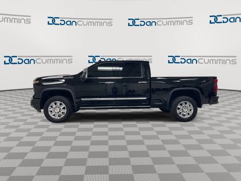 Used 2024 Chevrolet Silverado 2500 High Country w/ Technology Package AWD/4WD image 5
