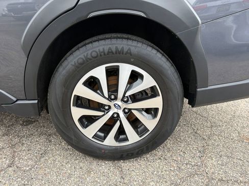 Used 2023 Subaru Outback Premium image 31