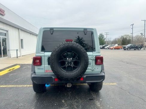 Used 2024 Jeep Wrangler Unlimited AWD/4WD image 6