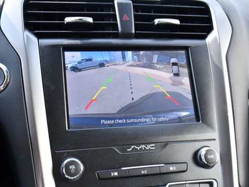 Used 2020 Ford Fusion SE image 25