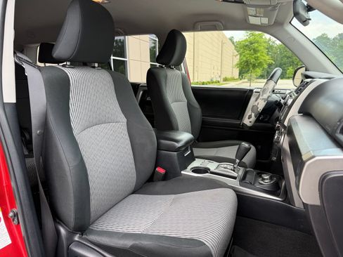 Used 2016 Toyota 4Runner SR5 AWD/4WD image 36