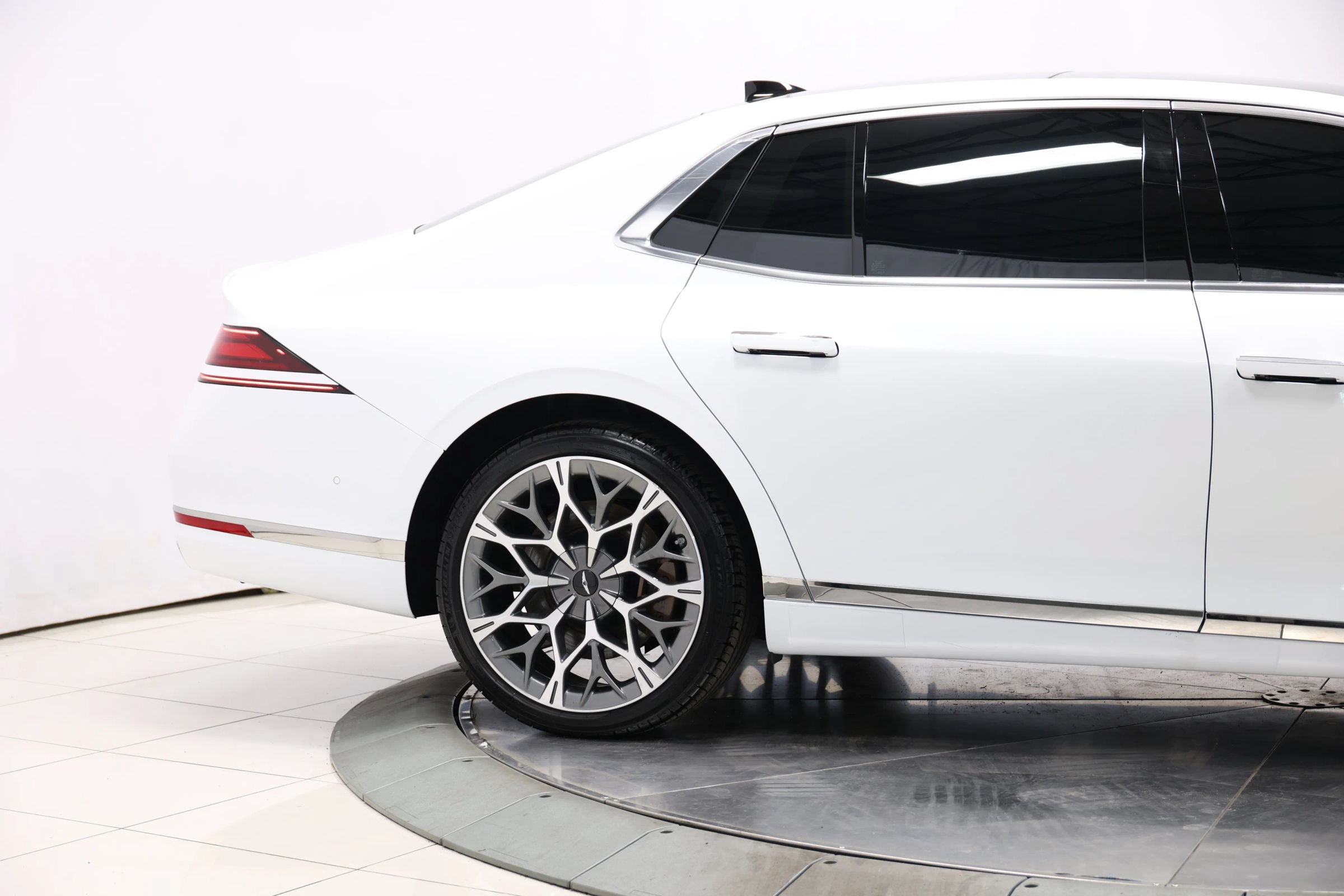 Used 2024 Genesis G90 3.5T AWD/4WD image 87