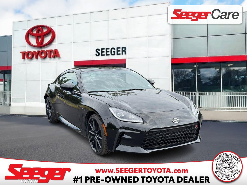 Used 2024 Toyota GR86 Premium RWD image 1