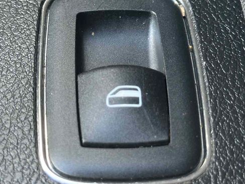 Used 2018 Dodge Charger R/T Scat Pack RWD image 36