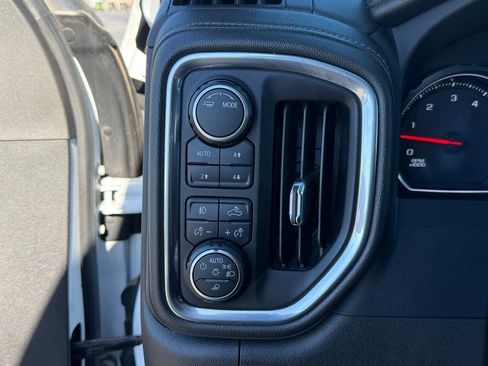 Used 2023 Chevrolet Silverado 2500 LTZ image 26