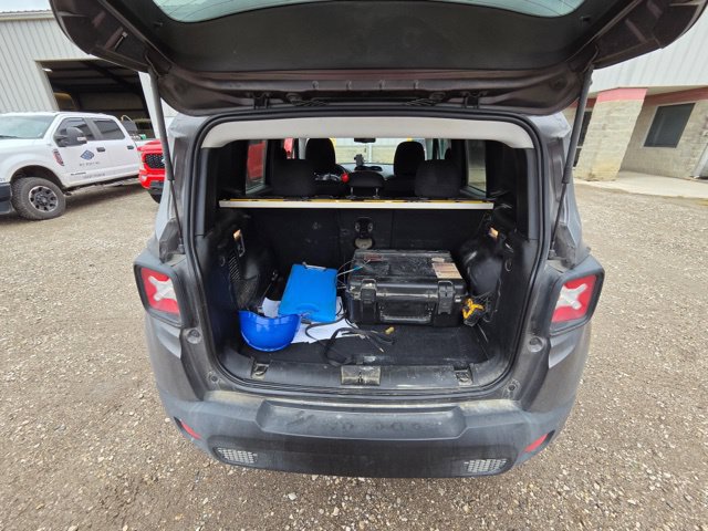 Used 2016 Jeep Renegade Latitude AWD/4WD image 12