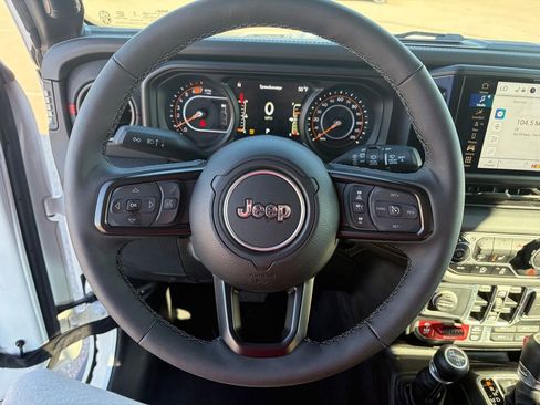 Used 2025 Jeep Wrangler Unlimited Rubicon w/ Safety Group AWD/4WD image 11