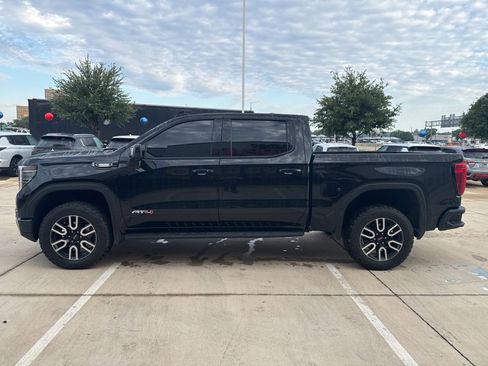 Used 2025 GMC Sierra 1500 AT4 AWD/4WD image 3