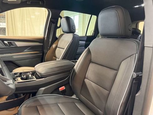 New 2025 Buick Enclave Preferred w/ Power Package image 17