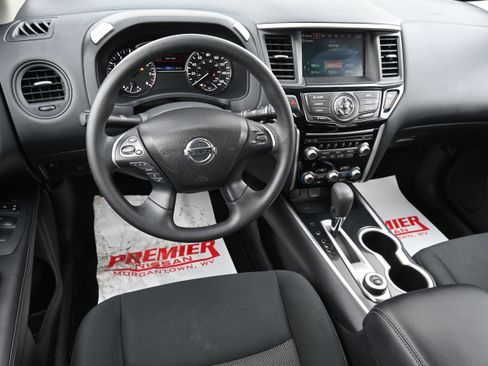 Used 2020 Nissan Pathfinder S image 23