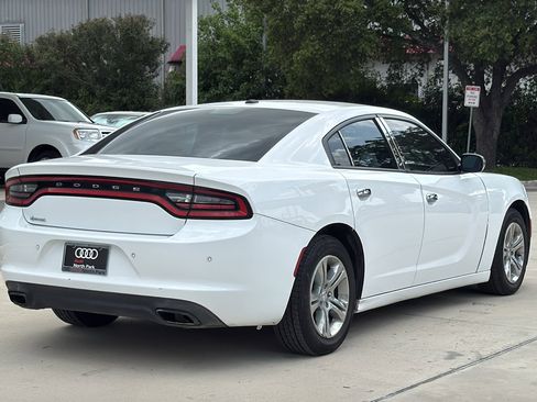 Used 2017 Dodge Charger SE w/ Popular Equipment Group RWD image 7