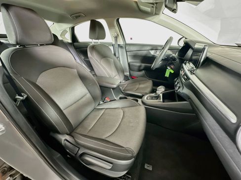 Used 2024 Kia Forte LXS FWD image 28