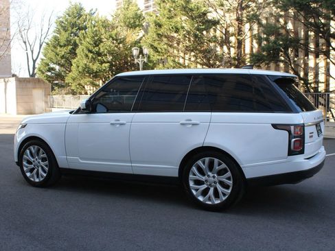 Used 2018 Land Rover Range Rover Supercharged image 9