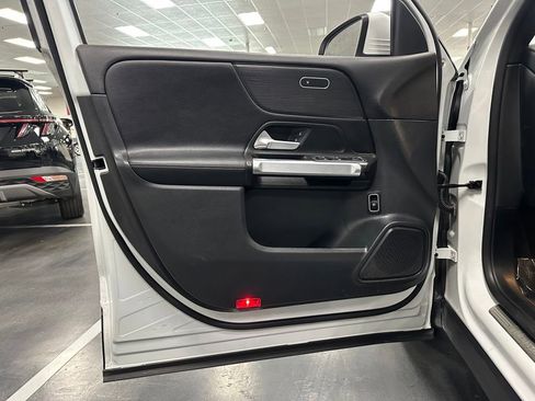 Used 2022 Mercedes-Benz GLB 250 image 13
