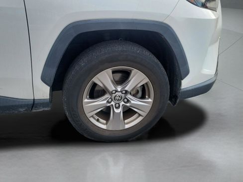 Used 2022 Toyota RAV4 XLE image 27