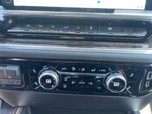 Used 2023 GMC Sierra 1500 Elevation w/ Elevation Premium Package AWD/4WD image 28