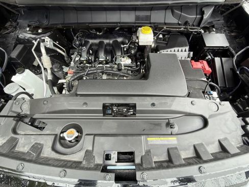 Used 2025 Nissan Pathfinder SV FWD image 29