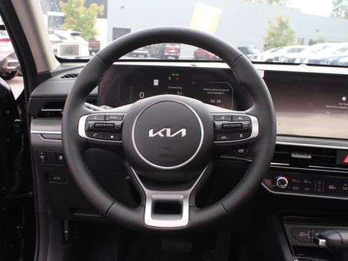 New 2025 Kia K5 EX image 12