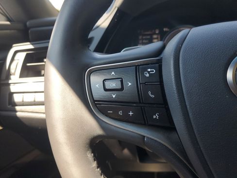 Certified 2022 Lexus ES 300h w/ Premium Package image 24