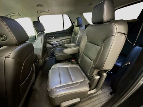 Used 2020 Chevrolet Traverse LT w/ Driver Confidence II Package AWD/4WD image 29