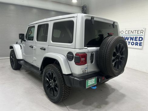 Used 2023 Jeep Wrangler Unlimited Sahara w/ Cold Weather Group AWD/4WD image 6
