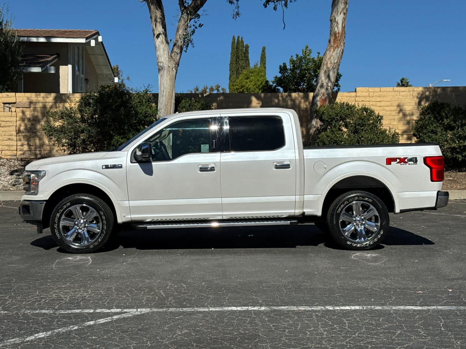 Used 2018 Ford F150 Lariat w/ Equipment Group 502A Luxury AWD/4WD image 5