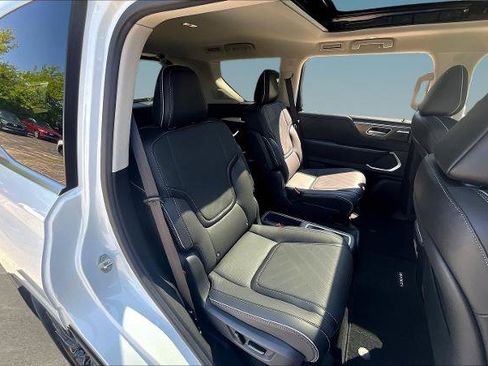 Certified 2026 INFINITI QX80 Luxe w/ Cargo Package AWD/4WD image 24