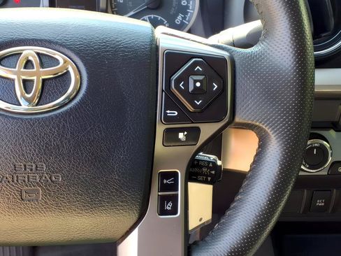Used 2019 Toyota Tacoma SR5 AWD/4WD image 24