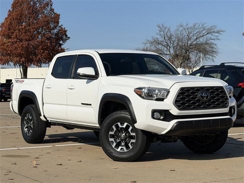 Used 2022 Toyota Tacoma TRD Off-Road image 2