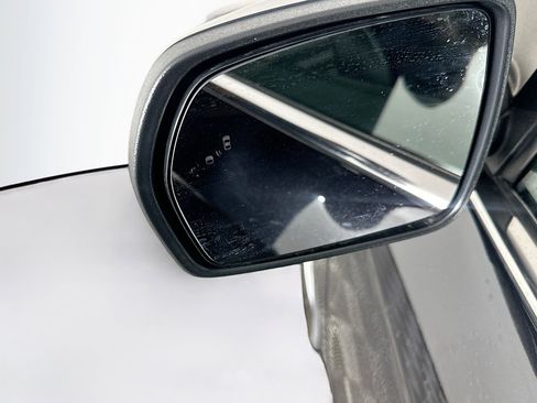 Used 2023 Ford Edge SEL image 16