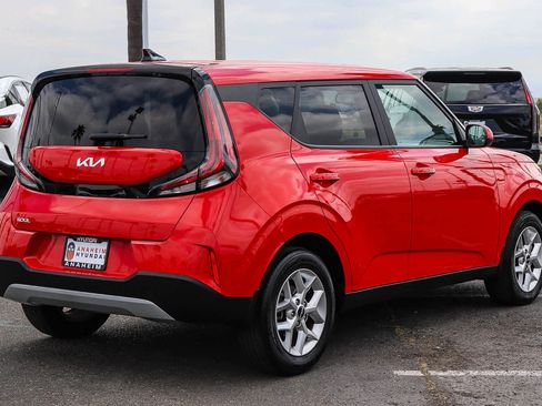Used 2023 Kia Soul S FWD image 6