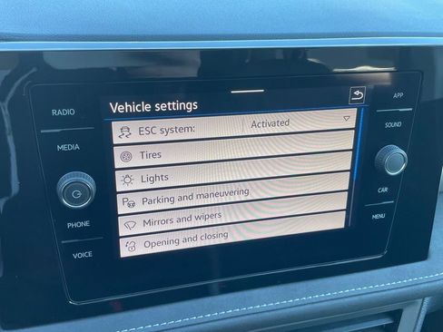 New 2026 Volkswagen Taos SE FWD image 8
