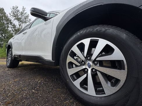 Used 2024 Subaru Outback Premium AWD/4WD image 40