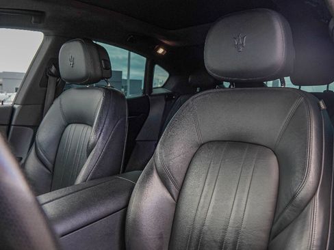 Used 2021 Maserati Levante S image 10