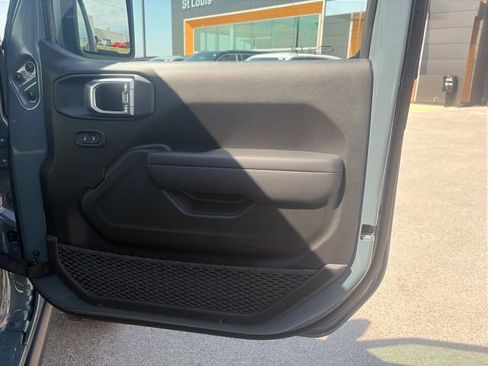 New 2026 Jeep Wrangler Rubicon w/ Xtreme 35 Tire Package image 27