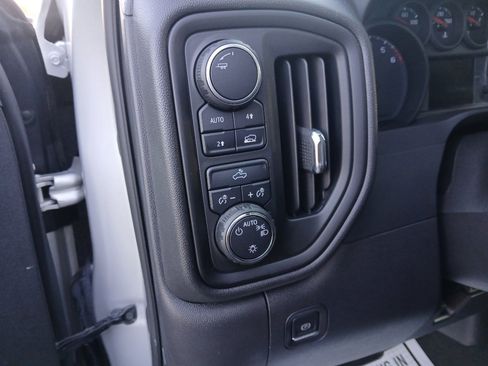 Used 2022 Chevrolet Silverado 1500 Custom image 36