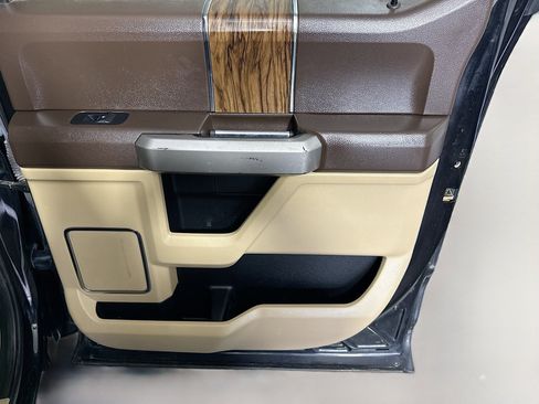 Used 2020 Ford F150 Lariat w/ FX4 Off-Road Package image 27