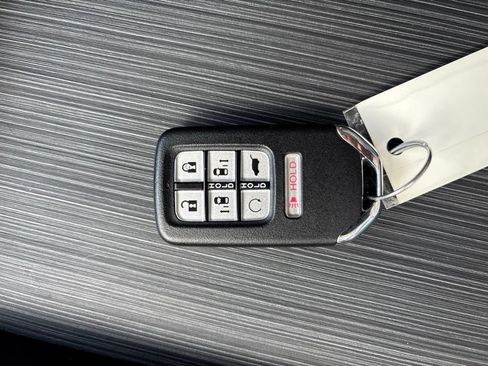 Used 2022 Honda Odyssey Elite image 32