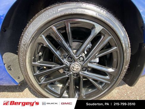 Used 2025 Toyota Camry SE w/ Convenience Package FWD image 37