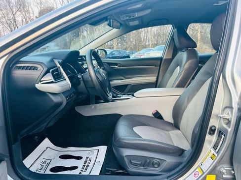 Used 2019 Toyota Camry LE image 29