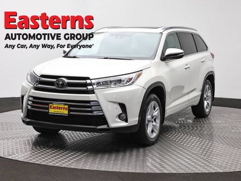 Used 2017 Toyota Highlander Limited Platinum AWD/4WD image 1