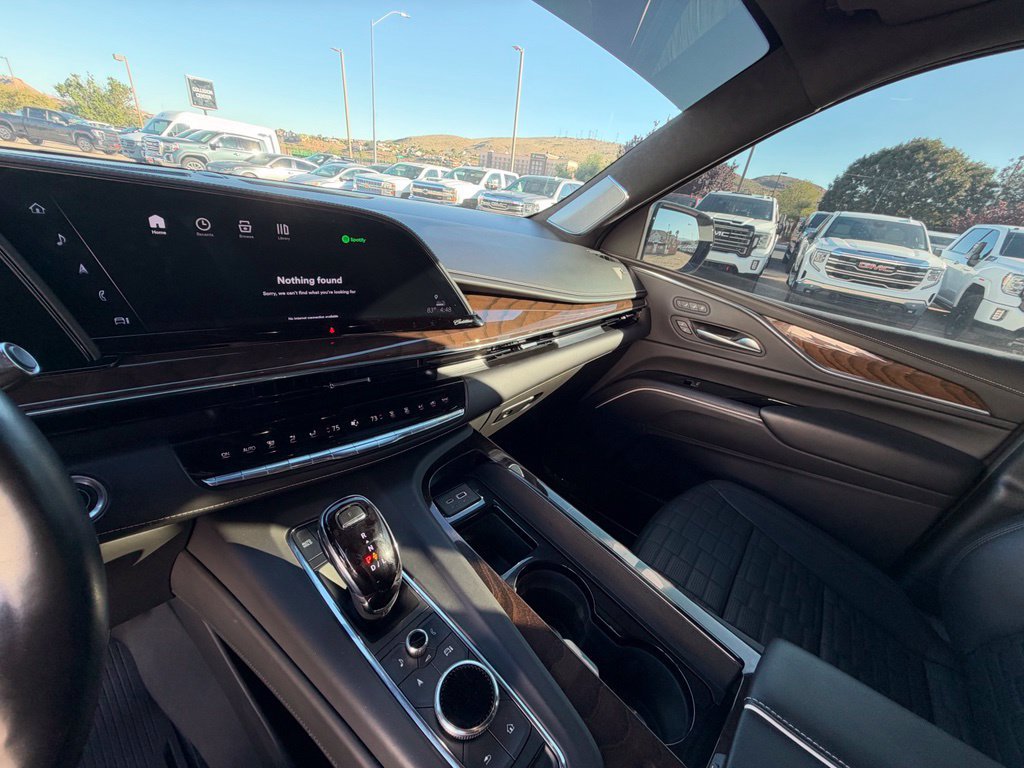 Used 2023 Cadillac Escalade ESV Sport Platinum w/ Heavy-Duty Trailer Package AWD/4WD image 13