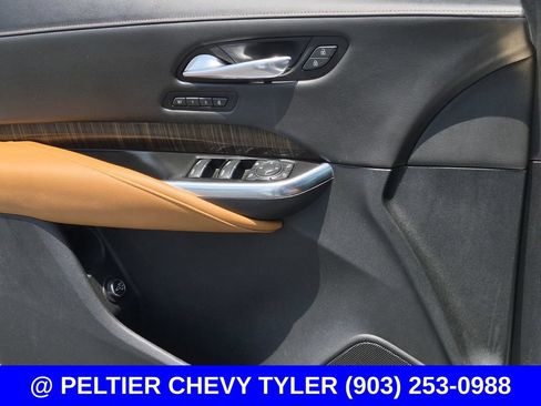 Used 2021 Cadillac XT4 Premium Luxury FWD image 30