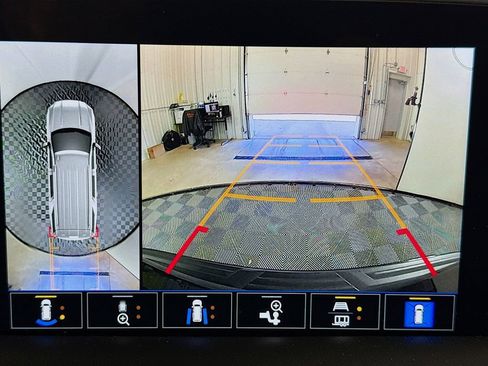 Used 2024 GMC Yukon AT4 w/ AT4 Premium Plus Package image 13