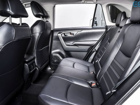 Used 2024 Toyota RAV4 XLE Premium image 21