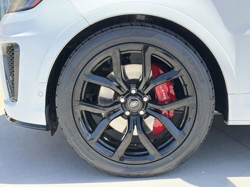 Used 2022 Land Rover Range Rover Sport SVR AWD/4WD image 9