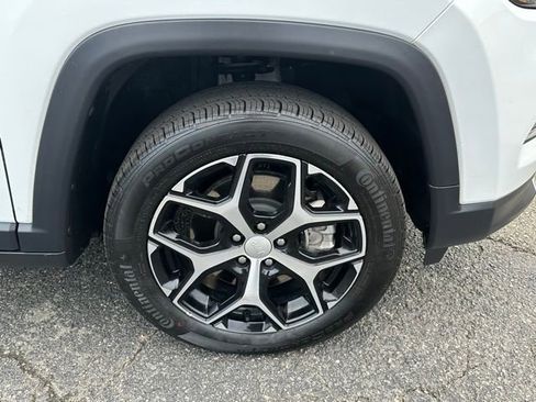 Used 2024 Jeep Compass Limited image 13