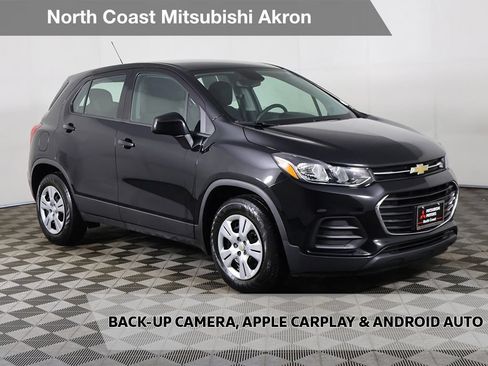 Used 2018 Chevrolet Trax LS FWD image 1