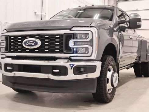 Certified 2024 Ford F350 Lariat w/ Lariat Ultimate Package image 6